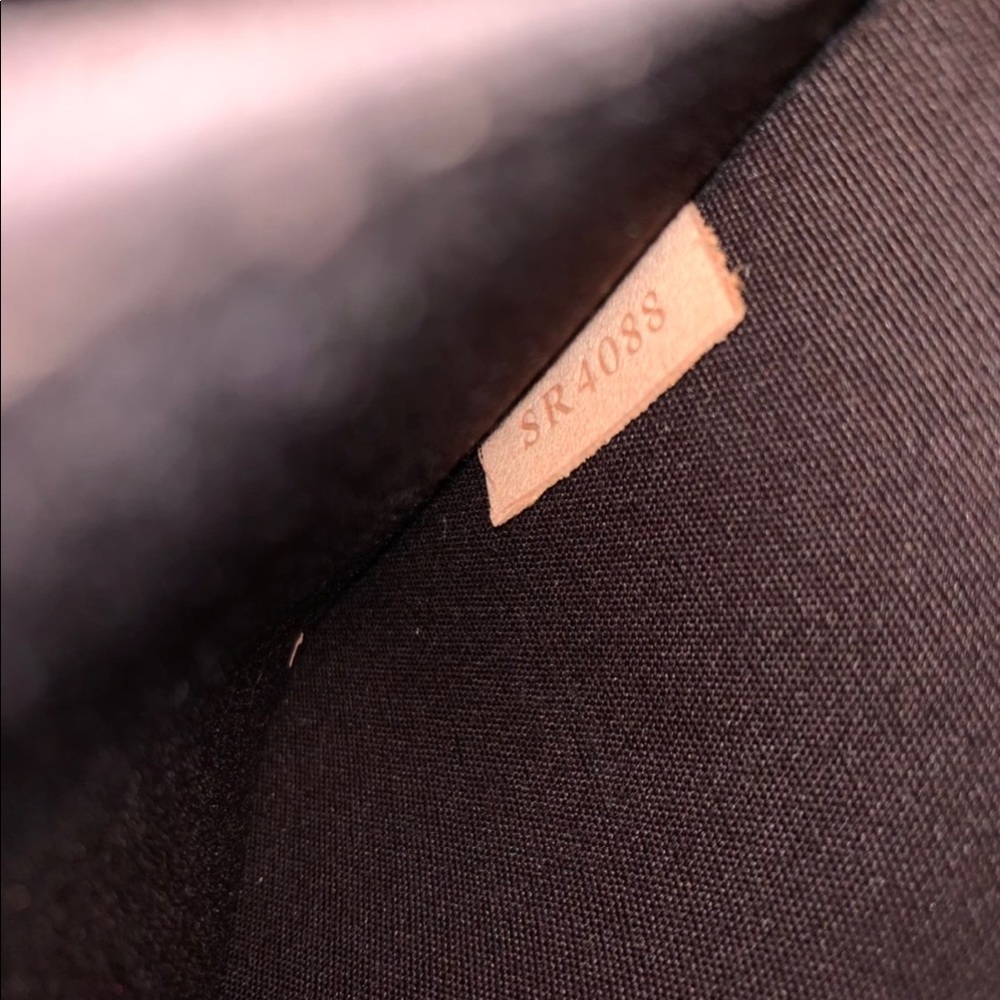 SOLD Louis Vuitton Amaranthe Vernis Roxbury Drive - Picture 9 of 9